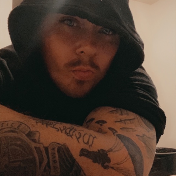 Meet your Posher, Dan - Picture 3 of 4